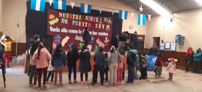 贊助當?shù)亻_學季慶?；顒?   border=